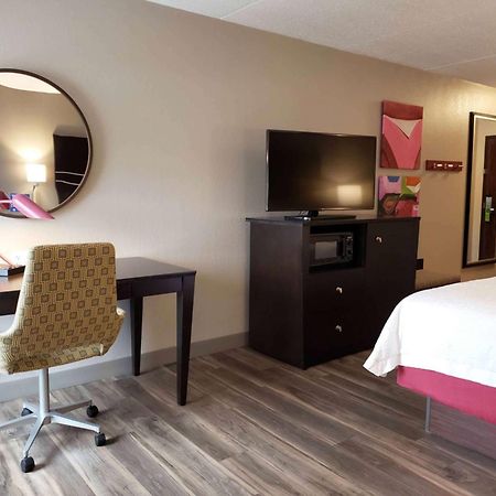 Hampton Inn Greensburg Exterior photo