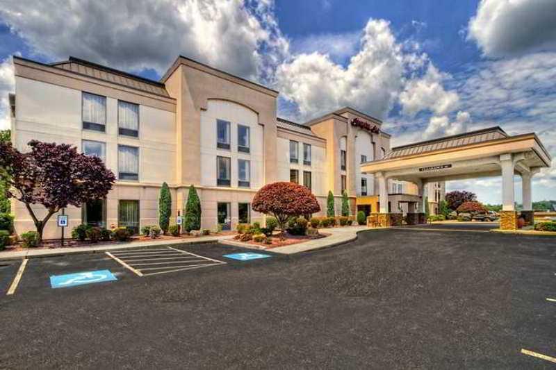 Hampton Inn Greensburg Exterior photo