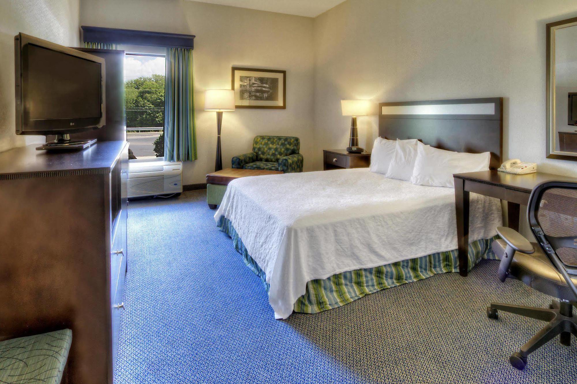 Hampton Inn Greensburg Exterior photo